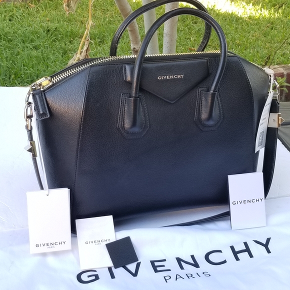 Givenchy Medium Antigona bag in grained leather - Picture 1 of 16